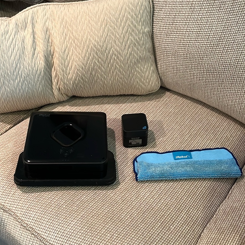 iRobot® Braava® 380t Robot Mop